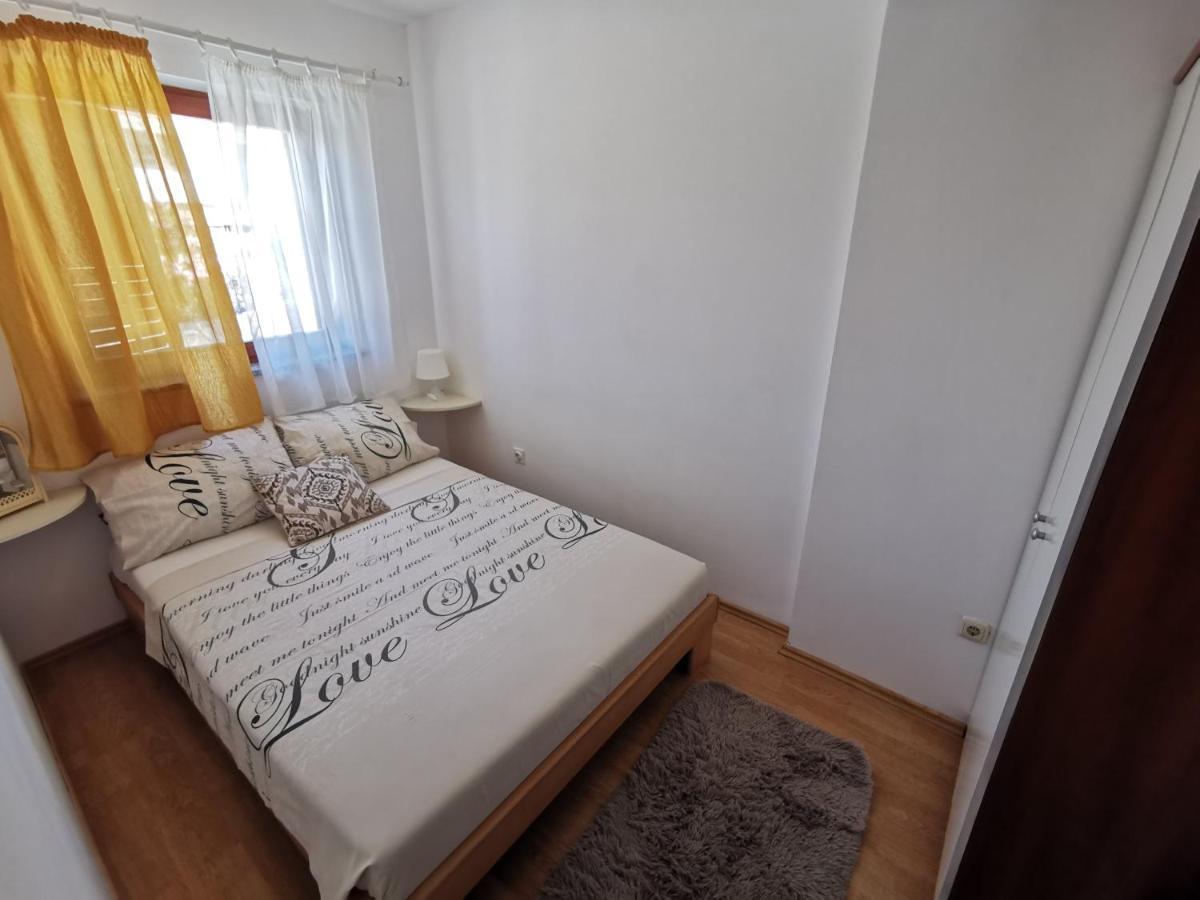 Apartments Lea 2 Малинська Екстер'єр фото