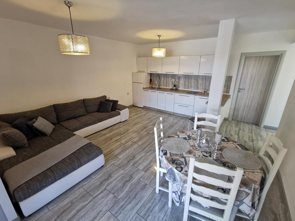 Apartments Lea 2 Малинська Екстер'єр фото